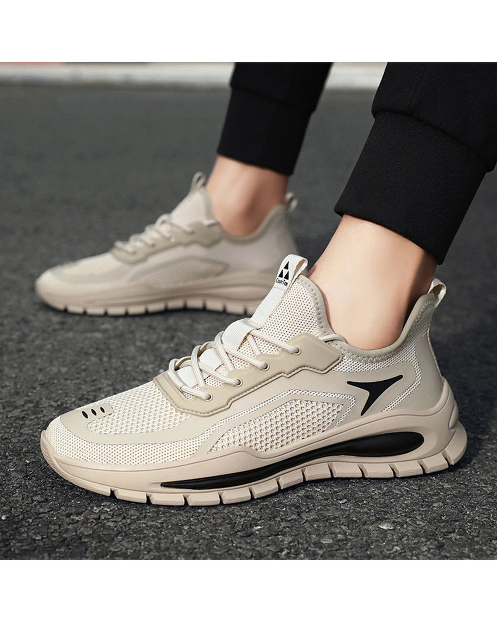 Men's Vanguard Flyknit Running Sneakers - Product Image 3