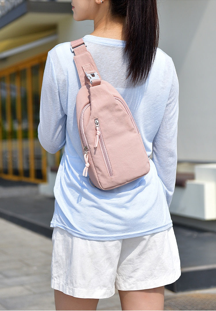 Unisex Splash-Proof Crossbody Chest Bag - Description Image 3